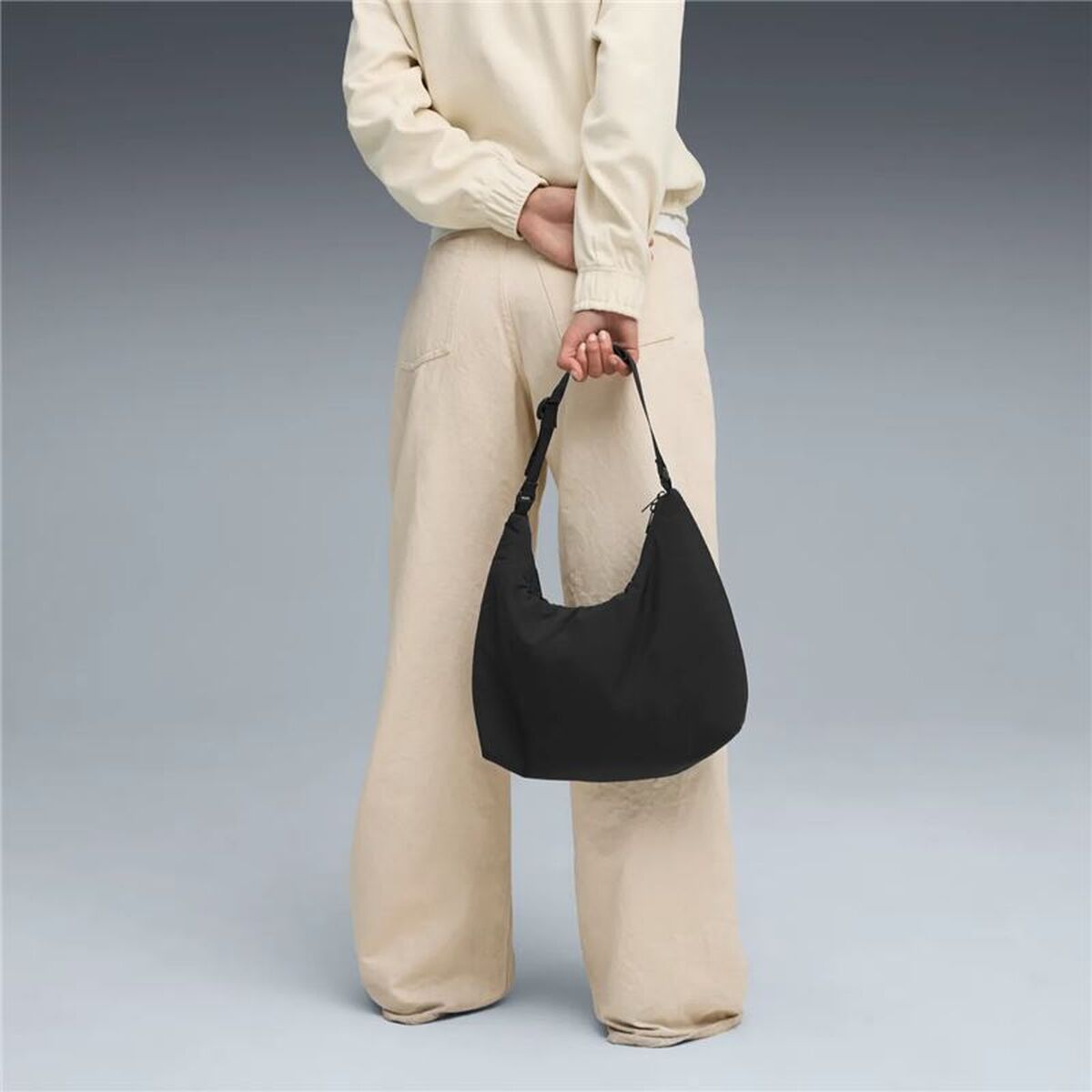 Handväska Puma Slouchy Hobo, premiumfinish och genomtänkt struktur