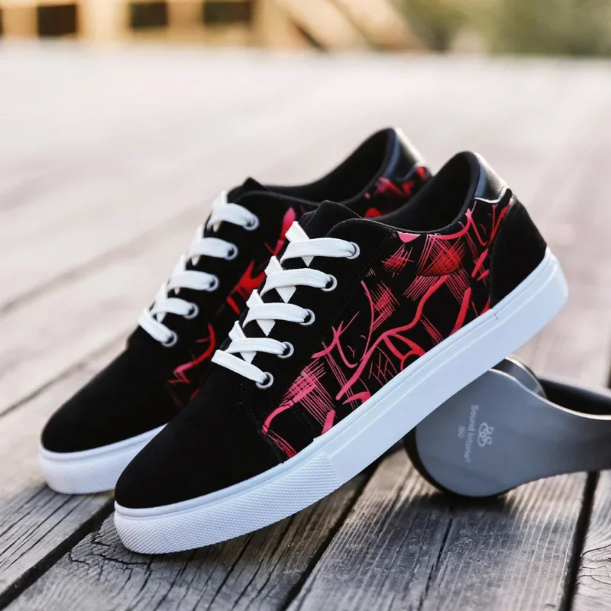 Abstract-Print Low-Top Sneakers