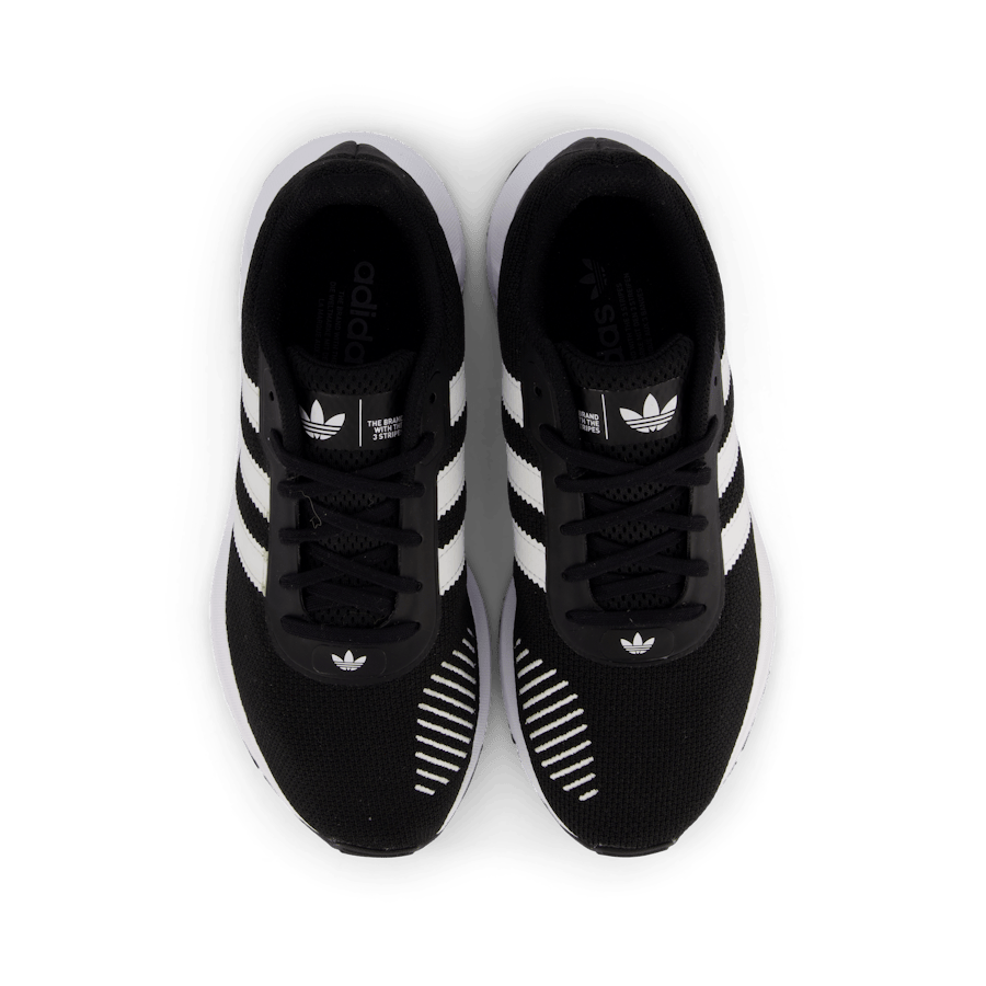Swift Run Rf Core Black/ftwr White/core Bla