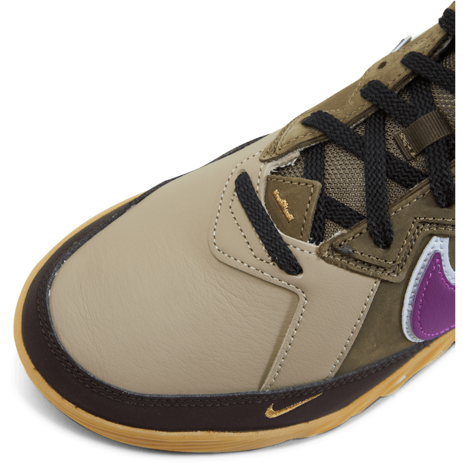 LeBron XVIII Low