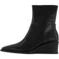 Aino Black