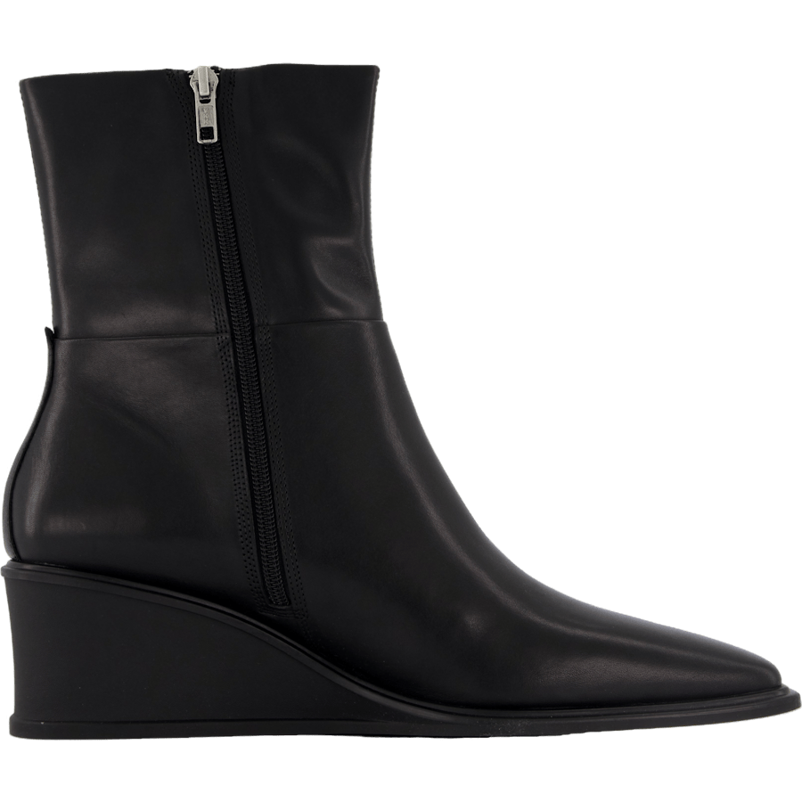 Aino Black