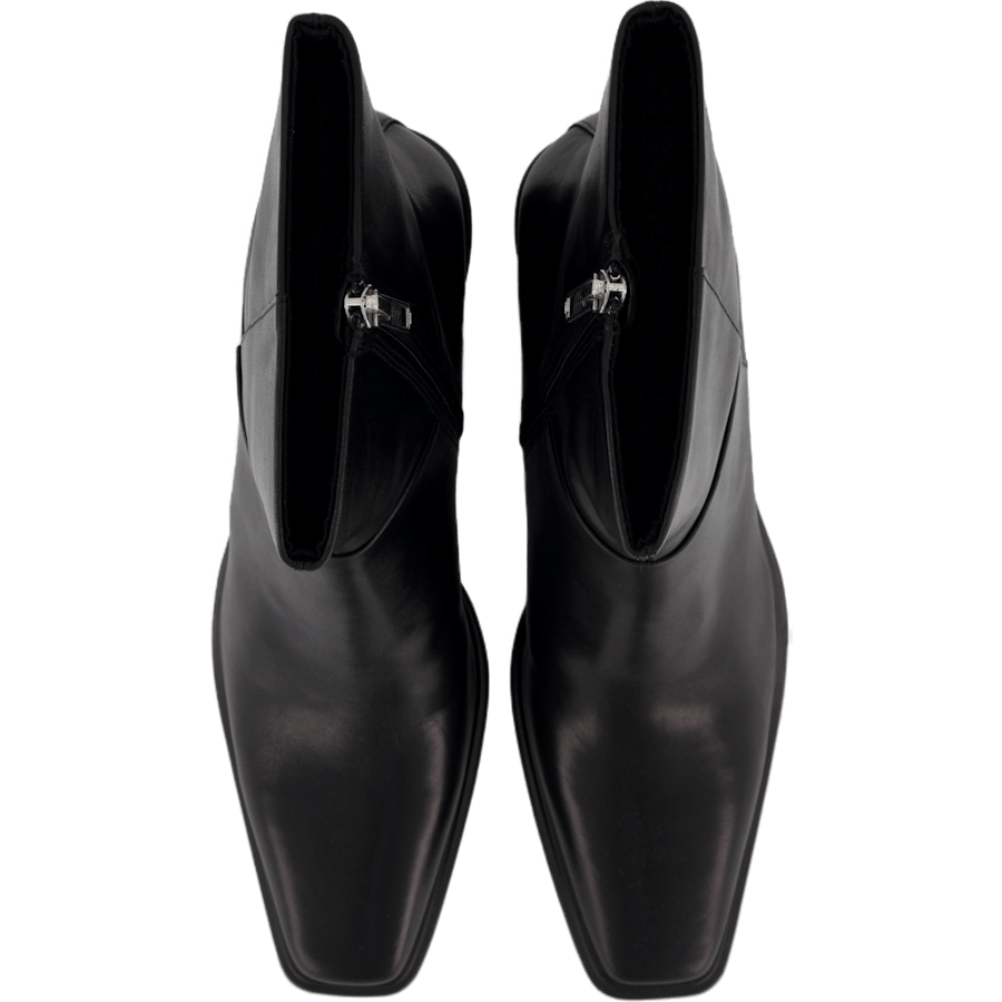 Aino Black