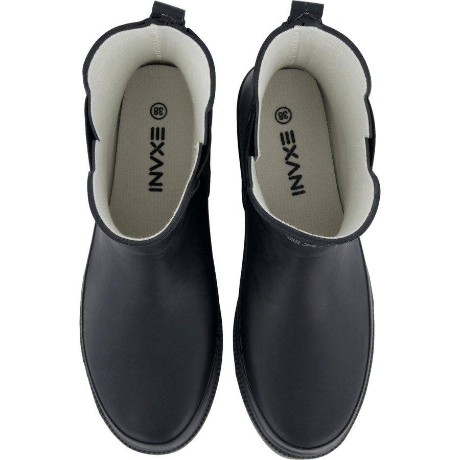 Low Color Boot W Black