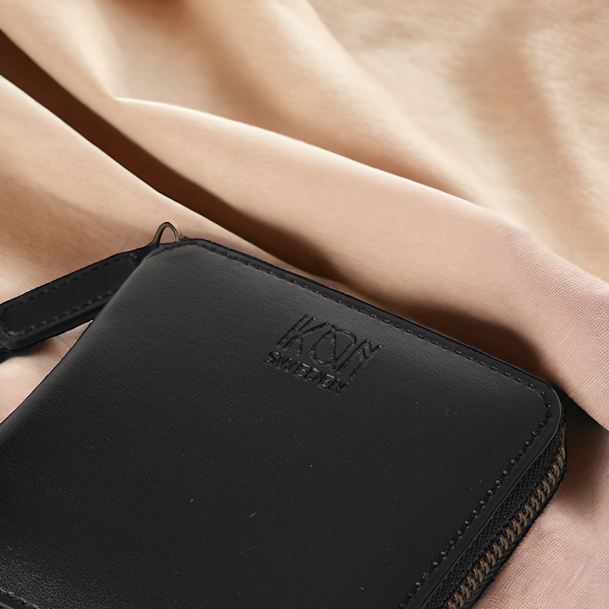 Kivik Small Zip Wallet