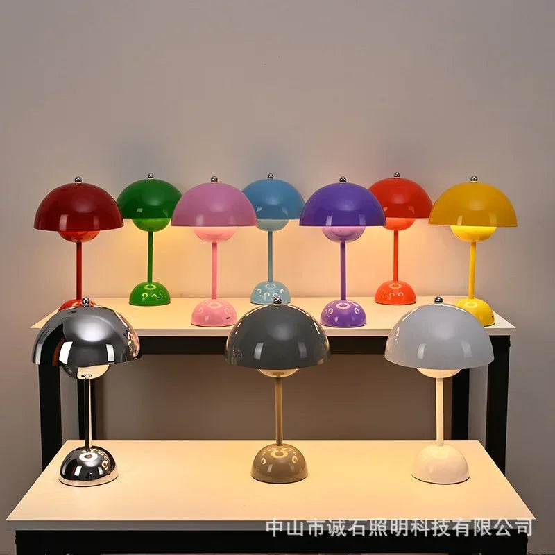 Flowerbud Table Lamp