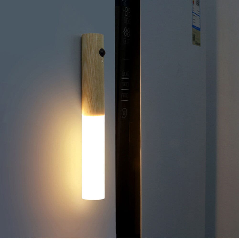 Smart närvarostyrd lampa med skymningsrelä - Uppladdningsbar och med ficklampsfunktion