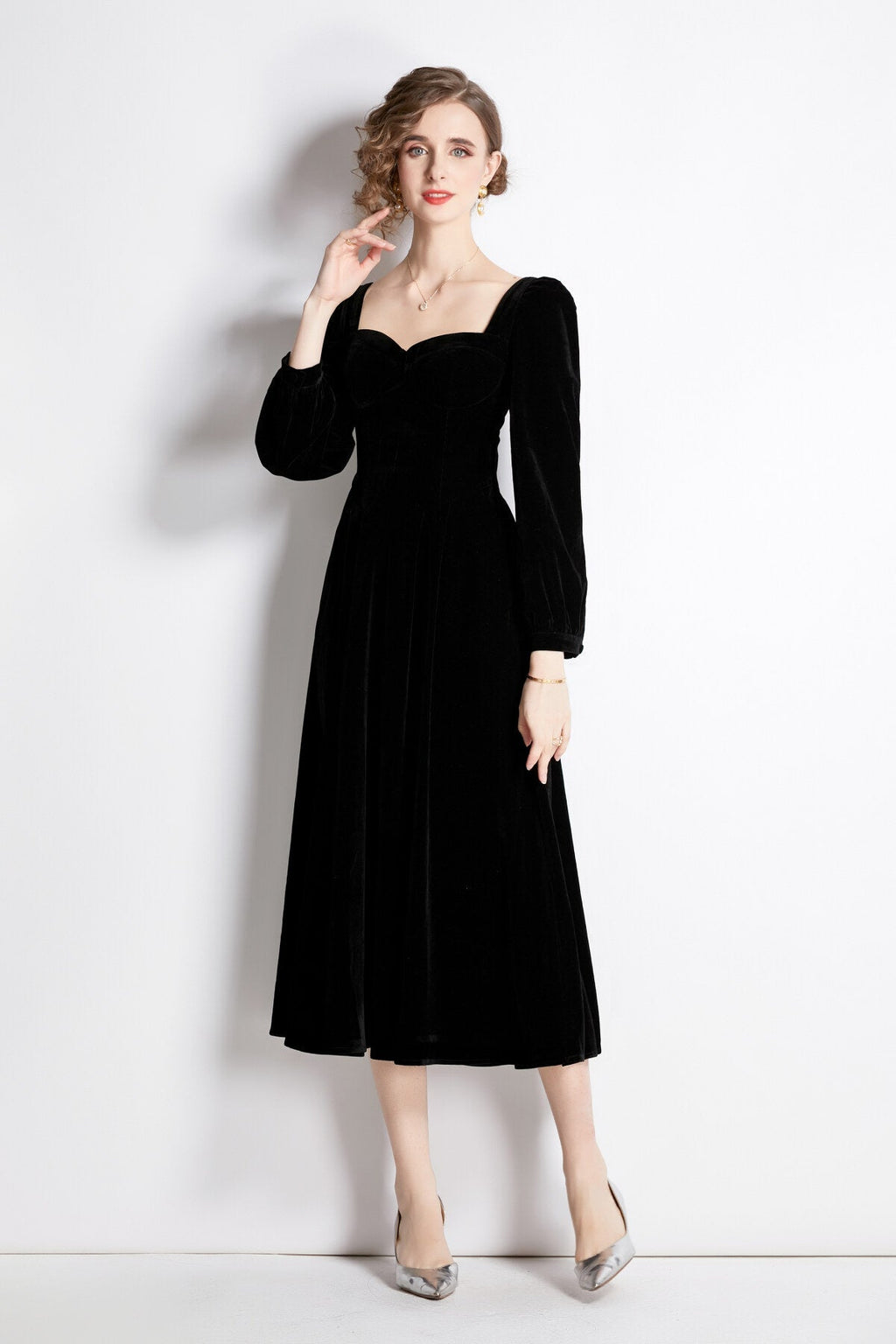 Square Sweetheart Neckline Vintage Velvet Dress