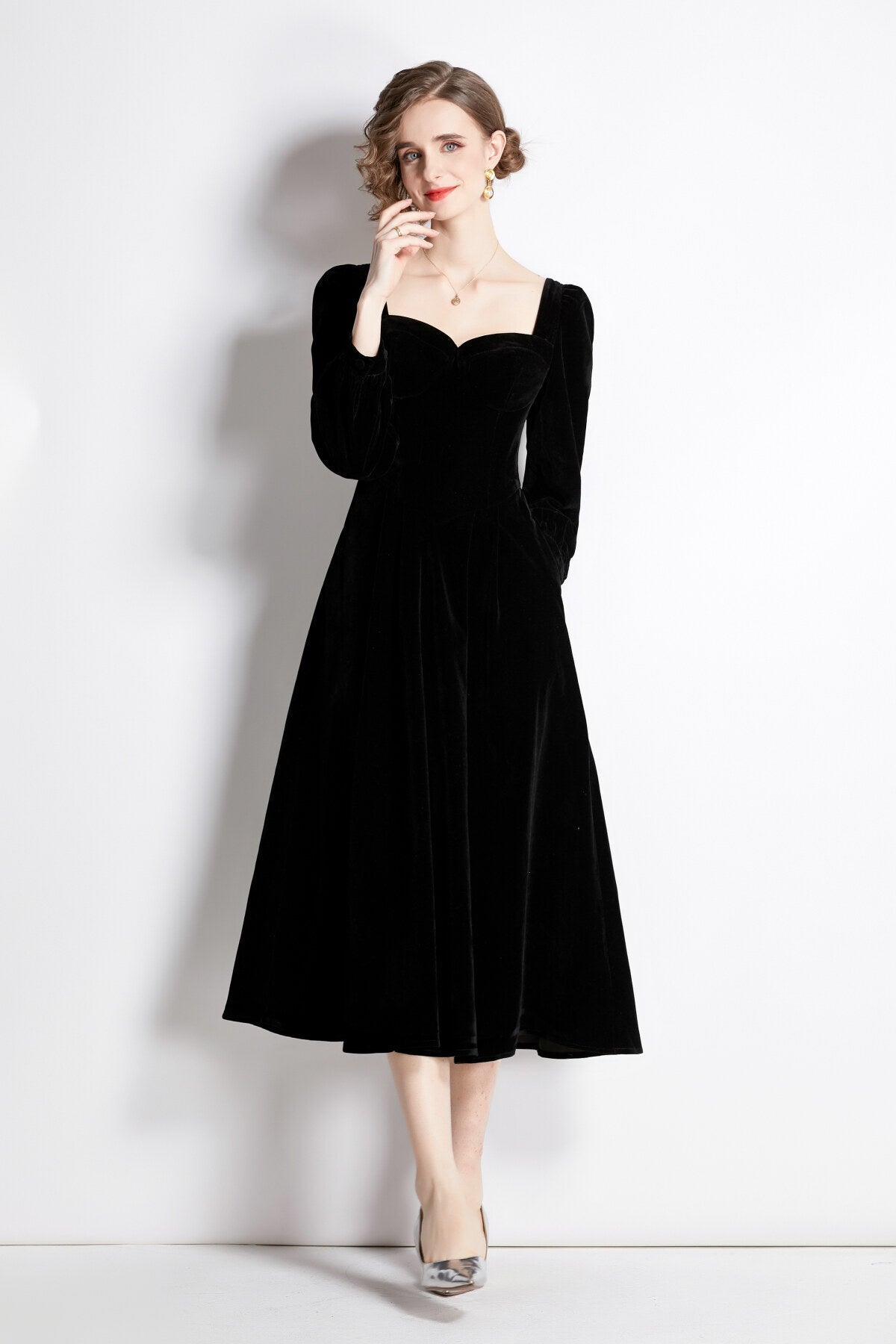Square Sweetheart Neckline Vintage Velvet Dress